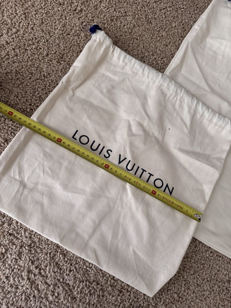 Dwa worki przeciwkurzowe louis vuitton