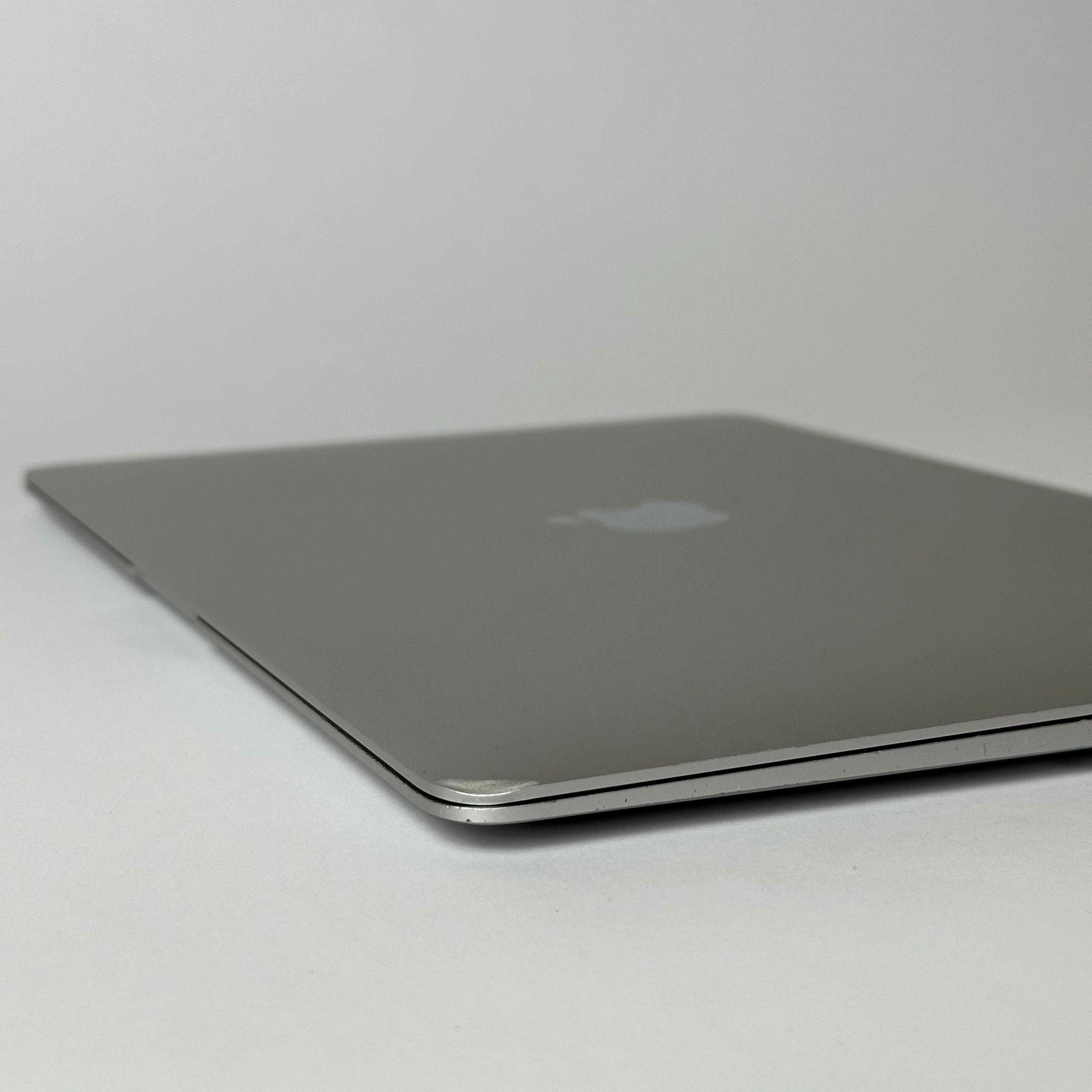 MacBook Air 13' 2020 M1 8/256gb