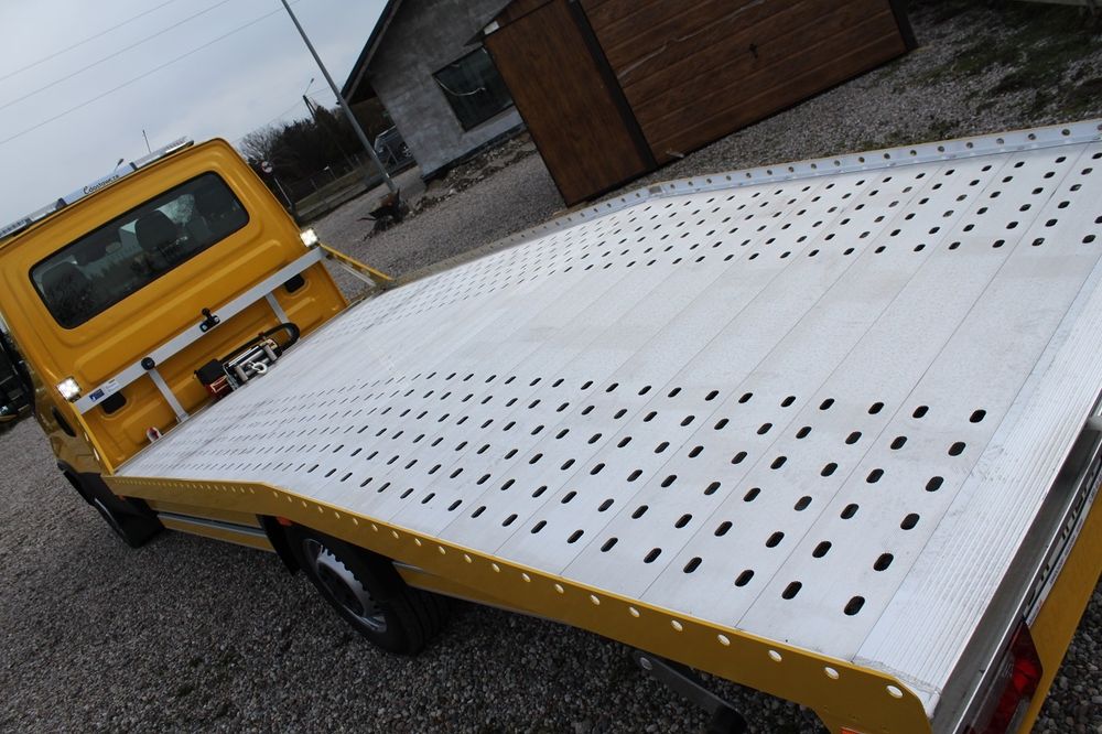 Autolaweta Iveco 3.0d do wynajęcia Wypożyczalnia samochodów Słupsk