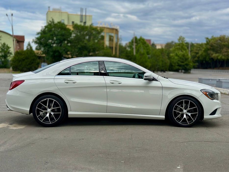 Mercedes Benz CLA
