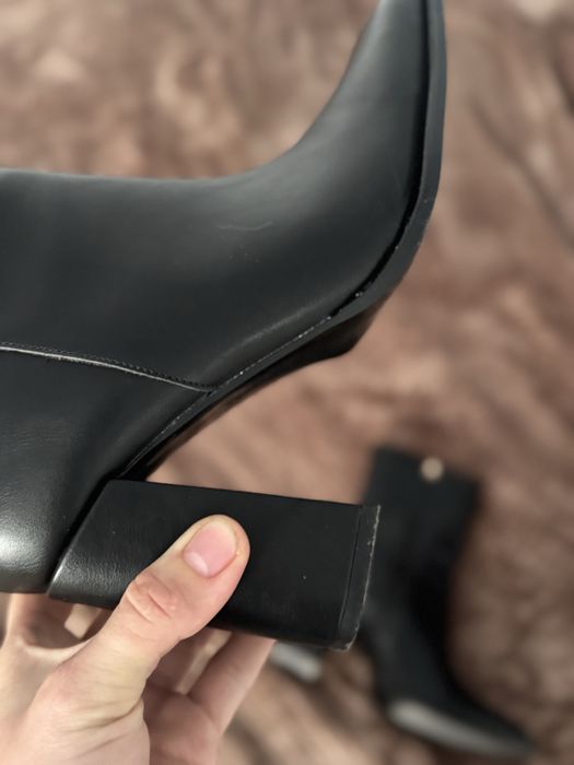 Продам Ботильйони /Черевики Reserved