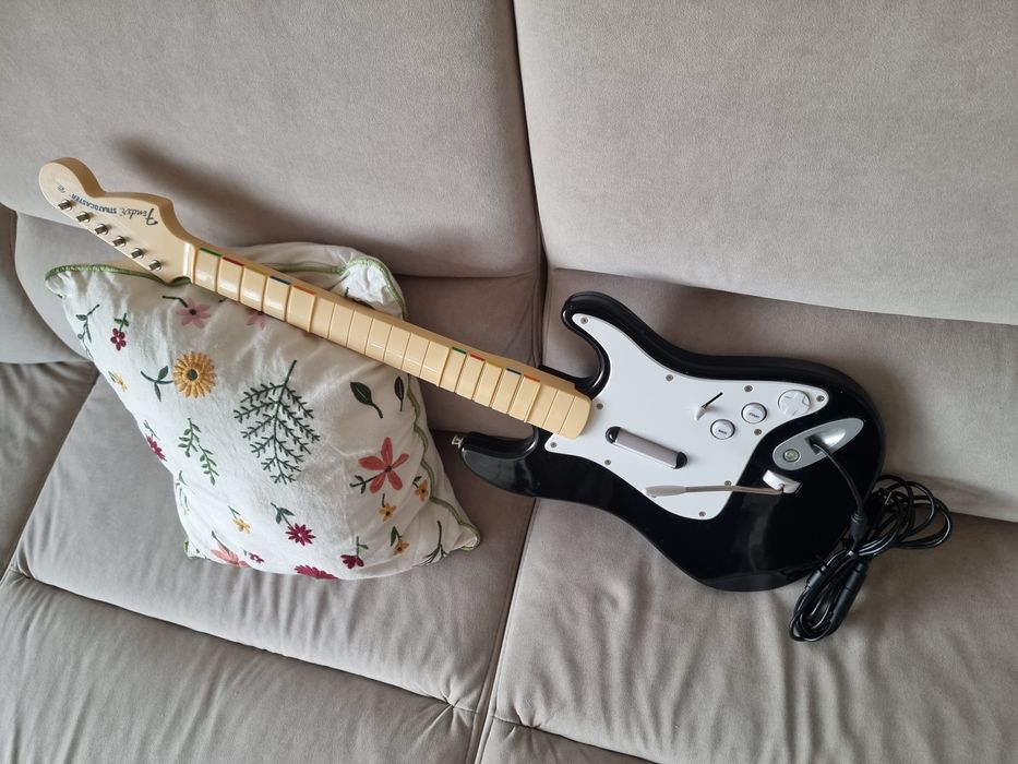 Gitara Guitar Hero Xbox 360 oraz PC - przewodowa USB