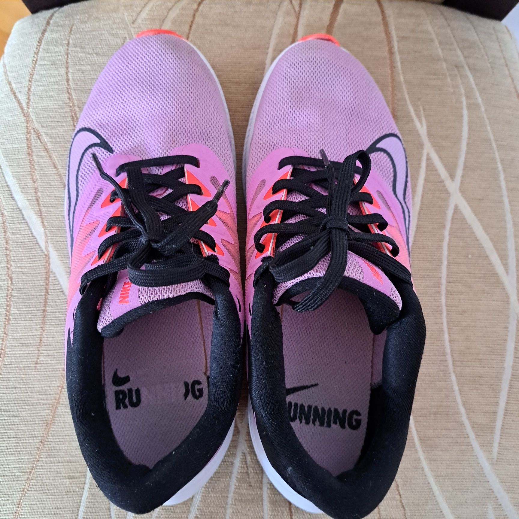 Buty sportowe Nike Quest 3 rozm. 37,5