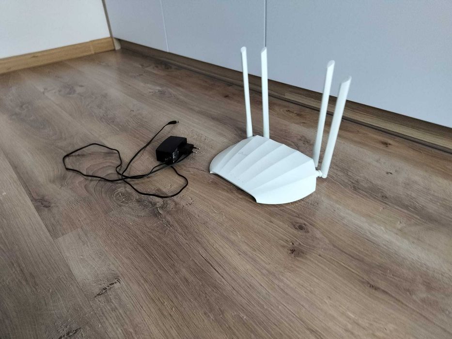 Router TP-LINK AC1200 TL-WA1201