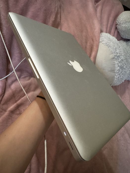 Продам MackBook 13-inch 2011 г