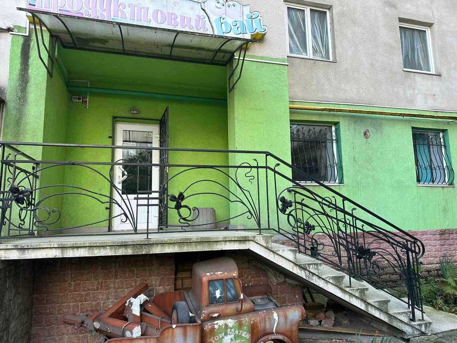 Продаж комерційне приміщення р-н кінотеатру Космос