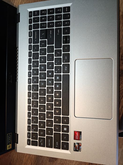 Laptop Acer aspire a315-24p ryzen 5 7520u 8gb ram 512gb ssd