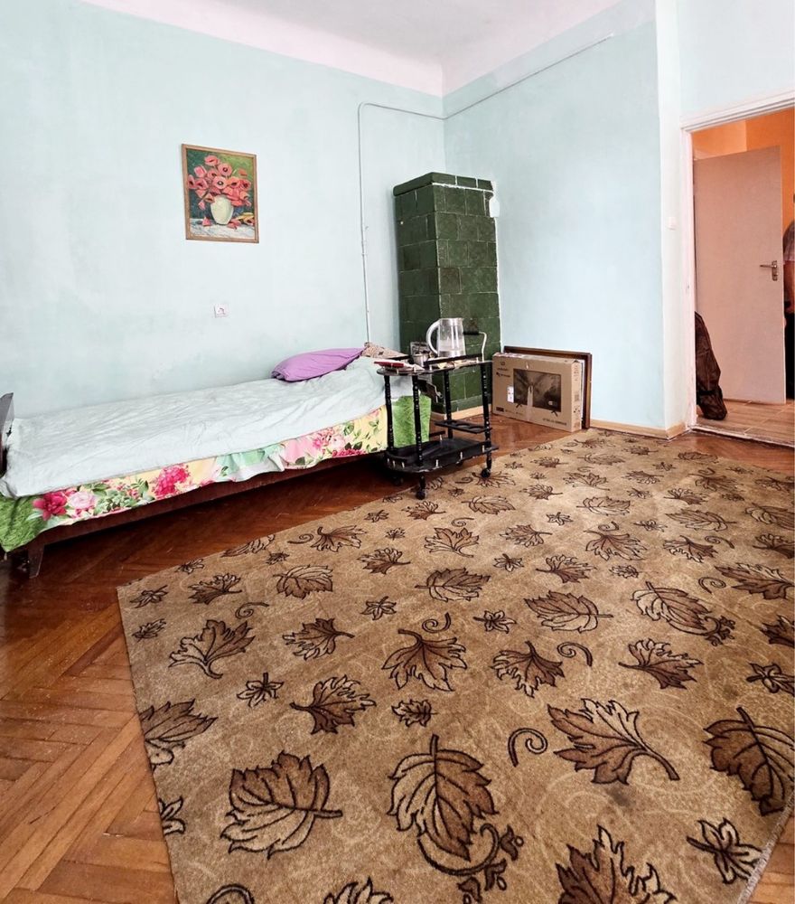 Продаж 1но кімнатної З ДВОРИКОМ В ЦЕНТРІ МІСТА, (р-н СОБОРНОЇ площі)!
