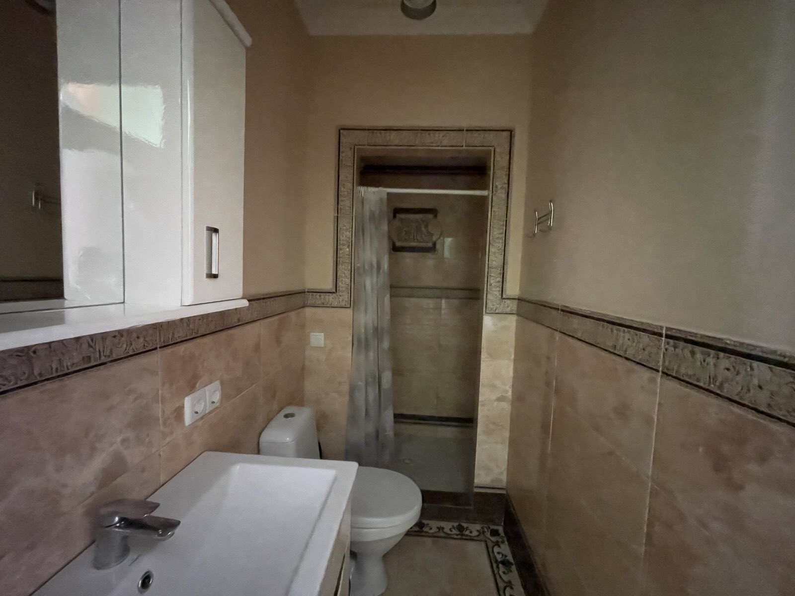 Продається котедж з євроремонтом у Гаях Гречинських