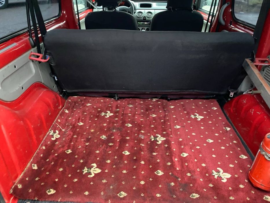 Renault Kangoo ne farbovana