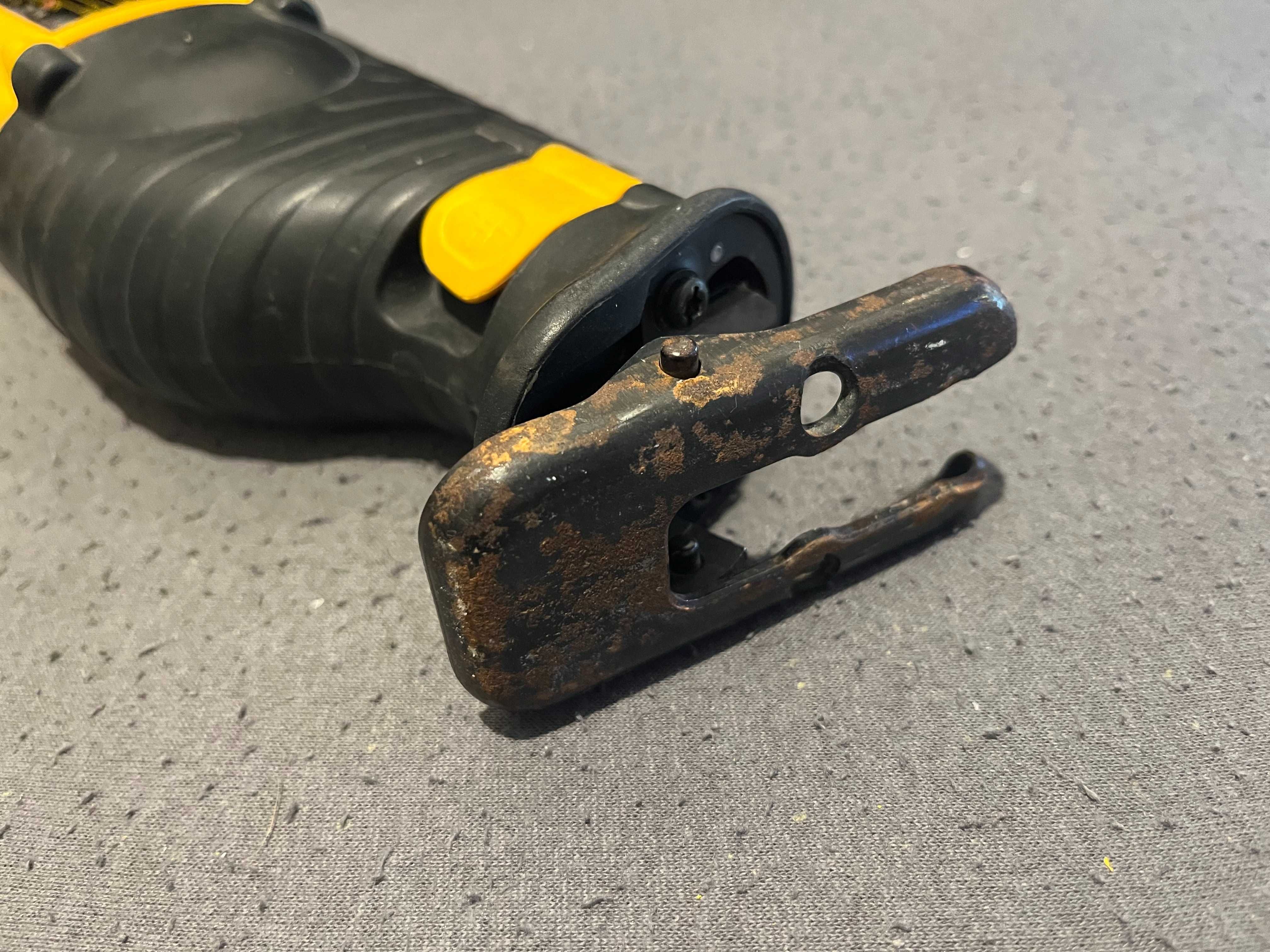 DeWalt DW938 Piła szablasta