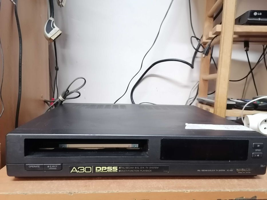 Magnetowid VHS Sharp VC-A30