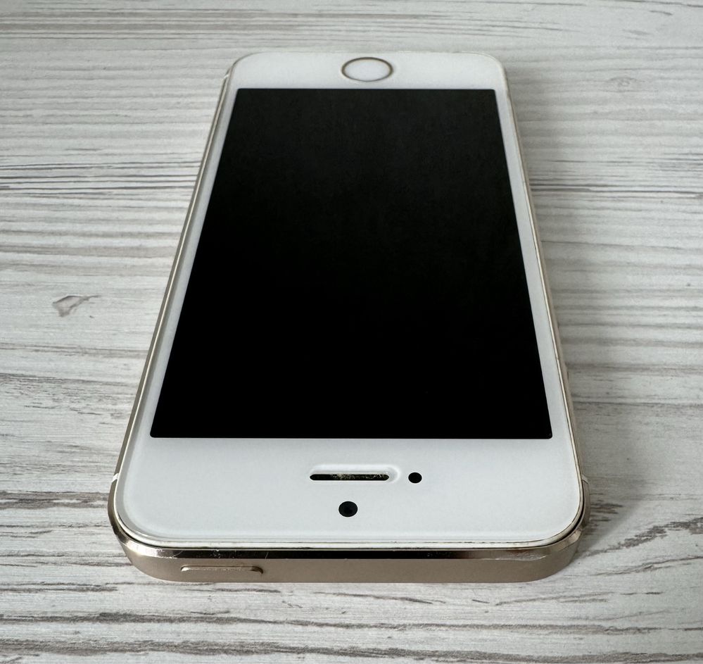 IPhone 5s gold на 16 gb