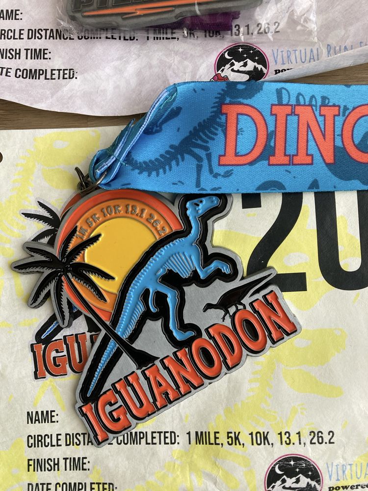 Dinossauros - conjunto 5 medalhas de corrida