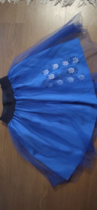 Продам вишитий костюм для дівчинки 7-10 р