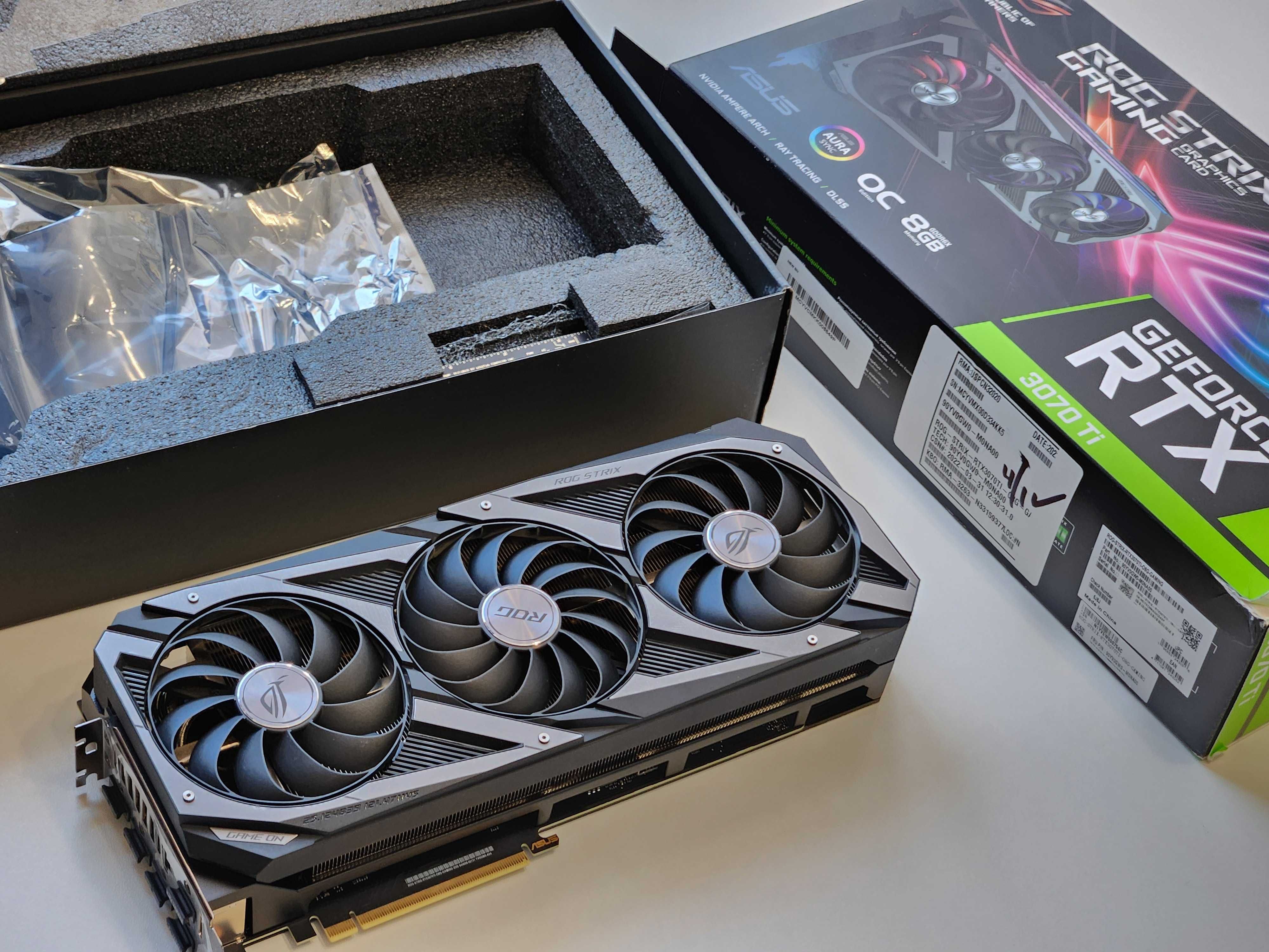 Відеокарта Asus ROG GeForce RTX 3070 Ti STRIX OC 8192MB Gaming