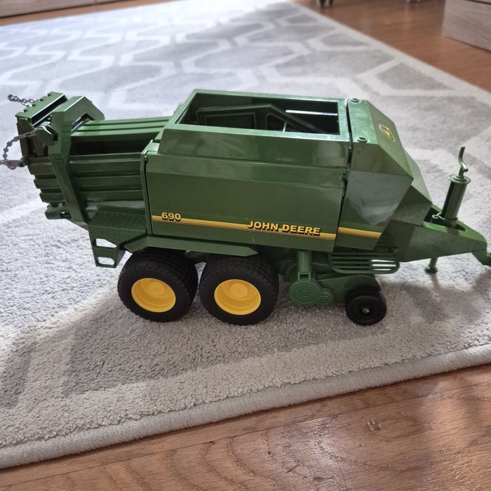 Prasa bruder John deere