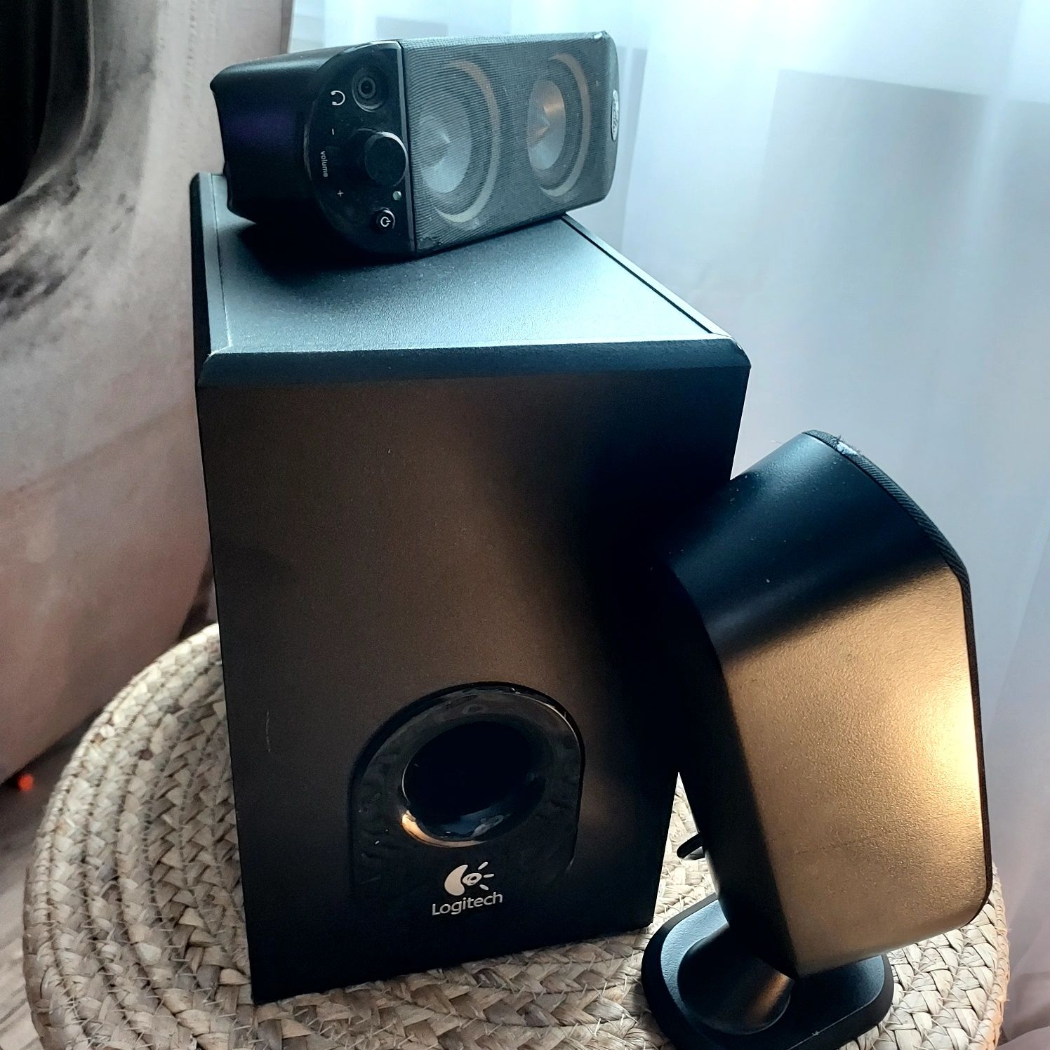 Sprzedam subwoofer i głośniki logitech x230