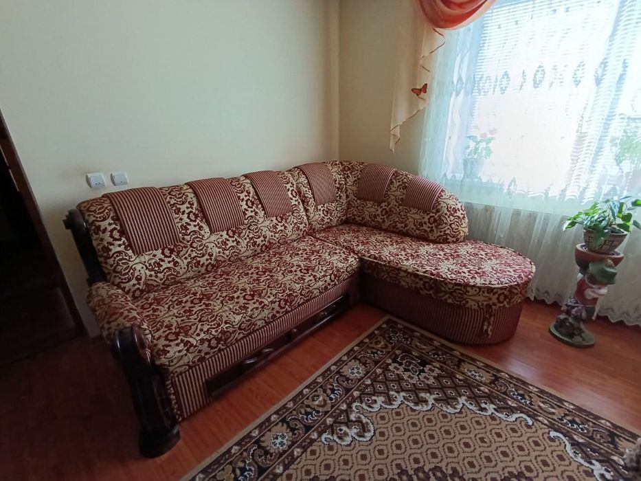 Кутовий диван, диван