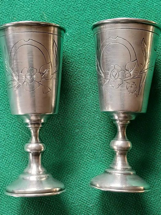 Para srebrnych kiduszowych kieliszków , koniec XIX wieku