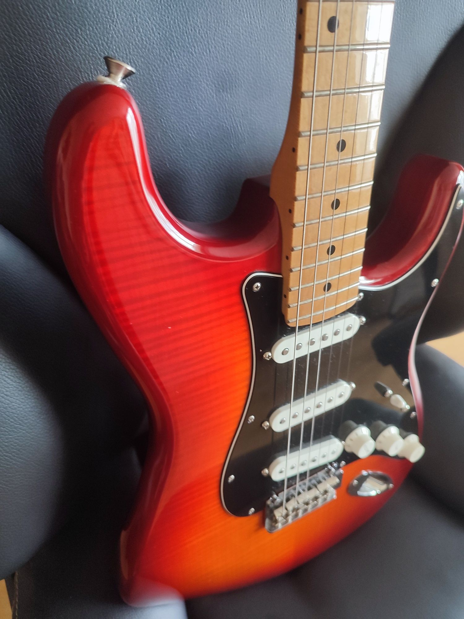 Fender stratocaster player plus top mn