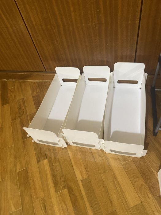 Conjunto de 8 assessorios de arrumação.