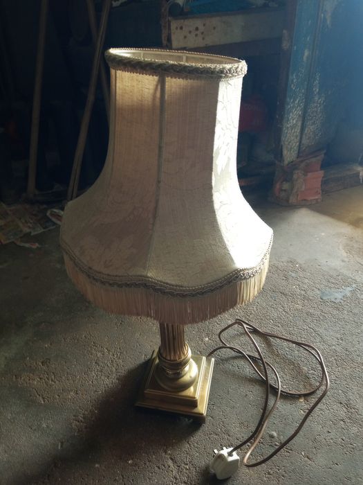 Candeeiro antigo em metal