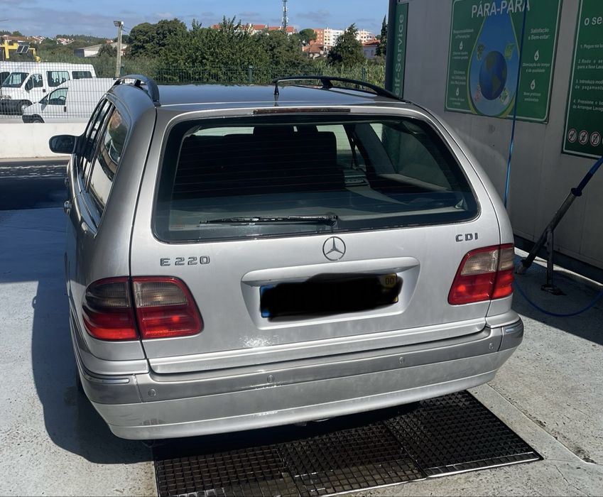 Carrinha Mercedes E220 W210