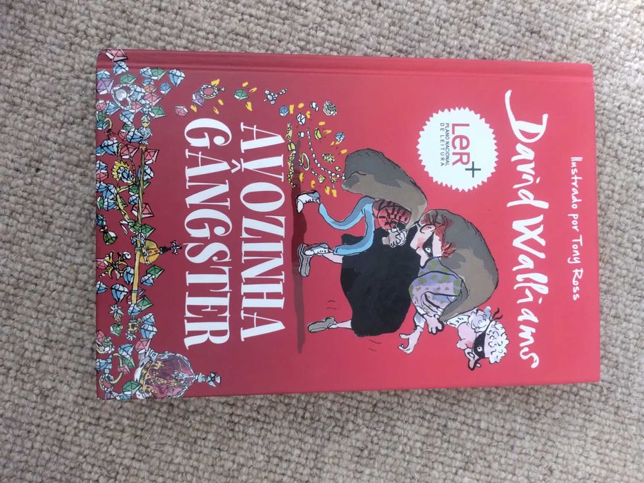 Livros:Avozinha gângster;Nome de código bananas;O bando da meia noite.