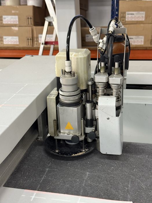 Maquina de corte automatico ZUND LC2400