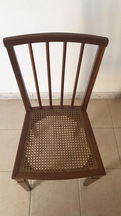 Seis cadeiras de palhinha