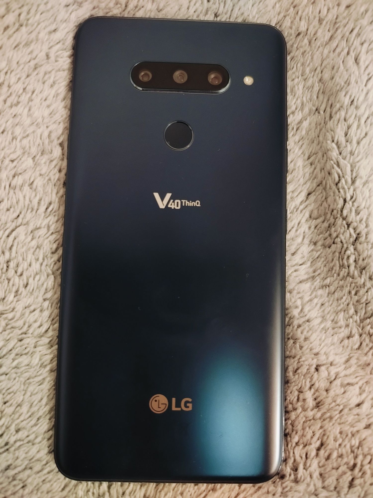 LG V40 ThinQ  stan idealny smartfon okazja