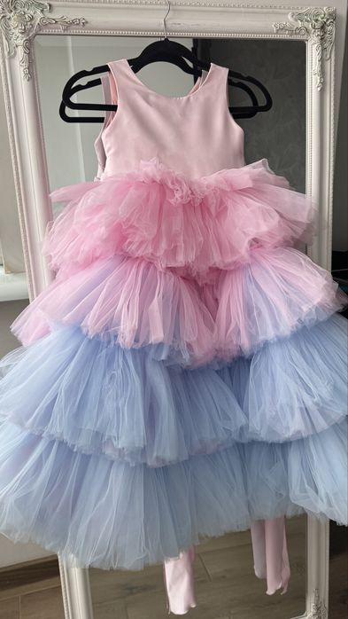 Неймовірна святкова сукня для дівчинки