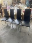Mesa de vidro + 4 cadeiras
