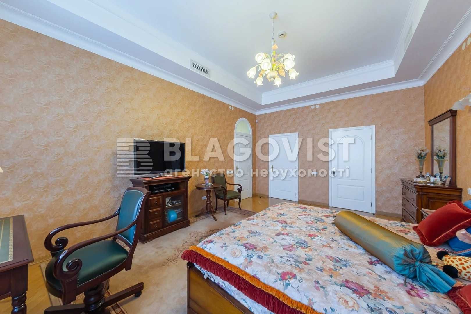 Продаж 5-ти кімн кв-ри вул.Софіївська 25 Дореволюційний будинок центр