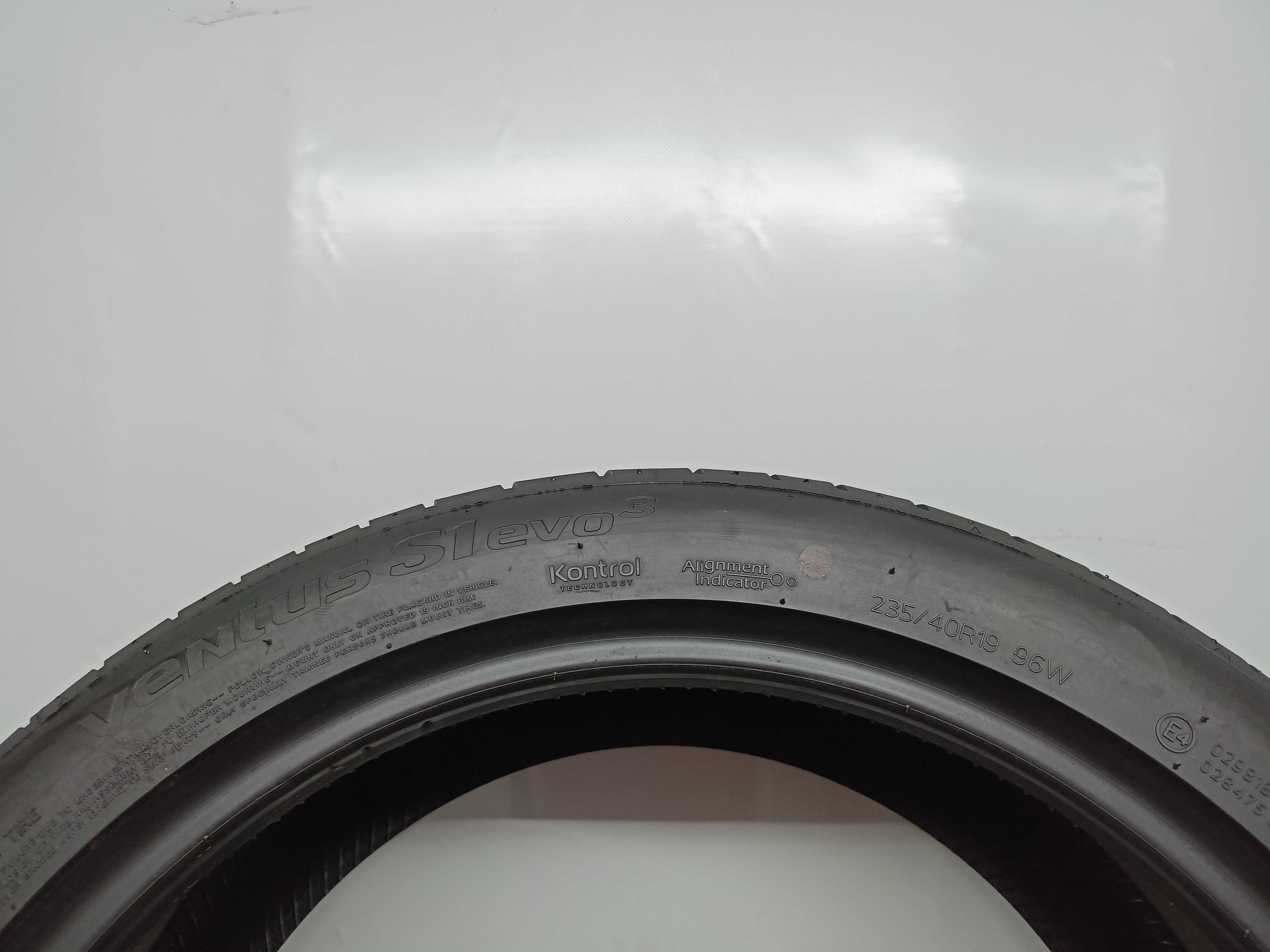 Hankook Ventus S1 EVO3 235/40/19 2022 rok 96W NOWE (3660)