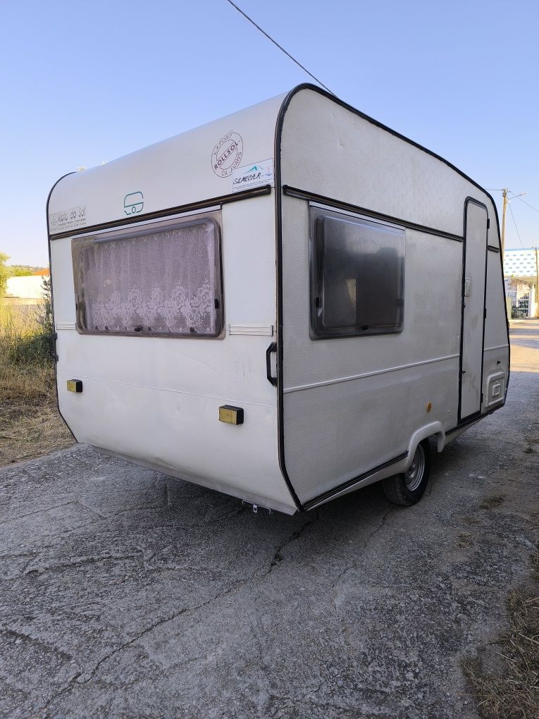 Caravana Pluma 350