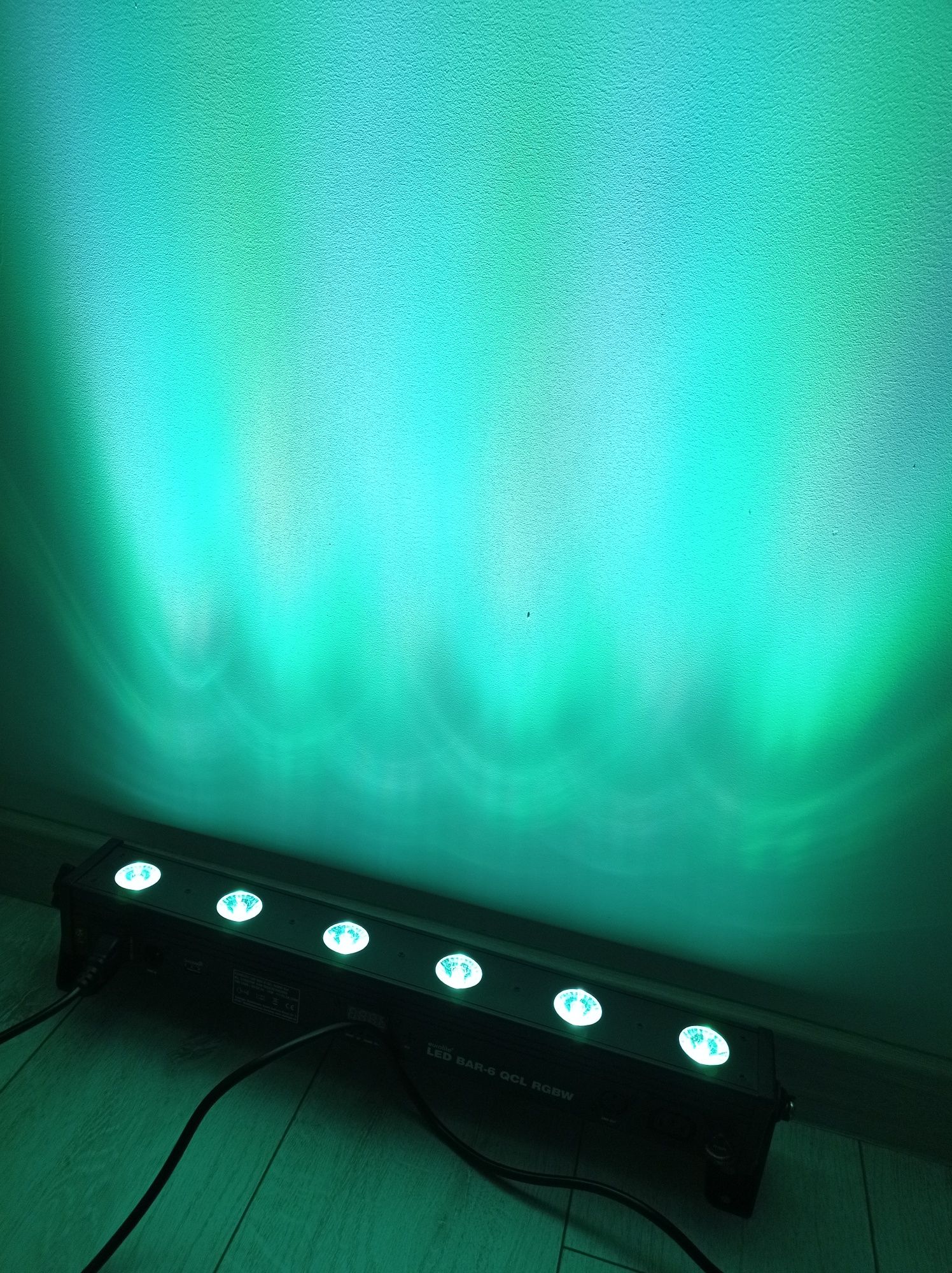 Belka oświetleniowa EUROLITE LED BAR-6 QCL RGBW Bar