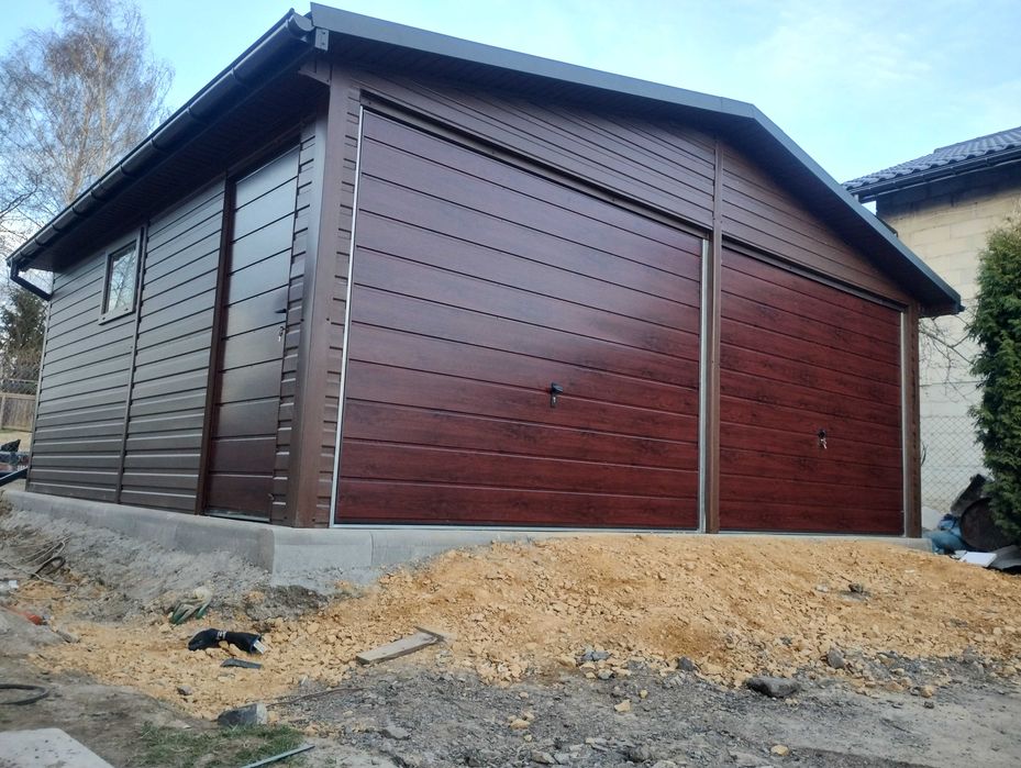 Garaż ocieplany stalowy drewnopodobny. 4x6. Automat. Płyta pur 4.