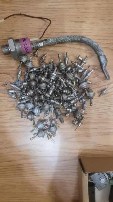 радиодетали, транзисторы, реле, диоды