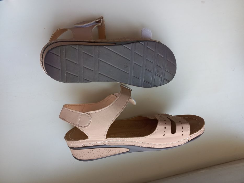 Босоножки новые женские