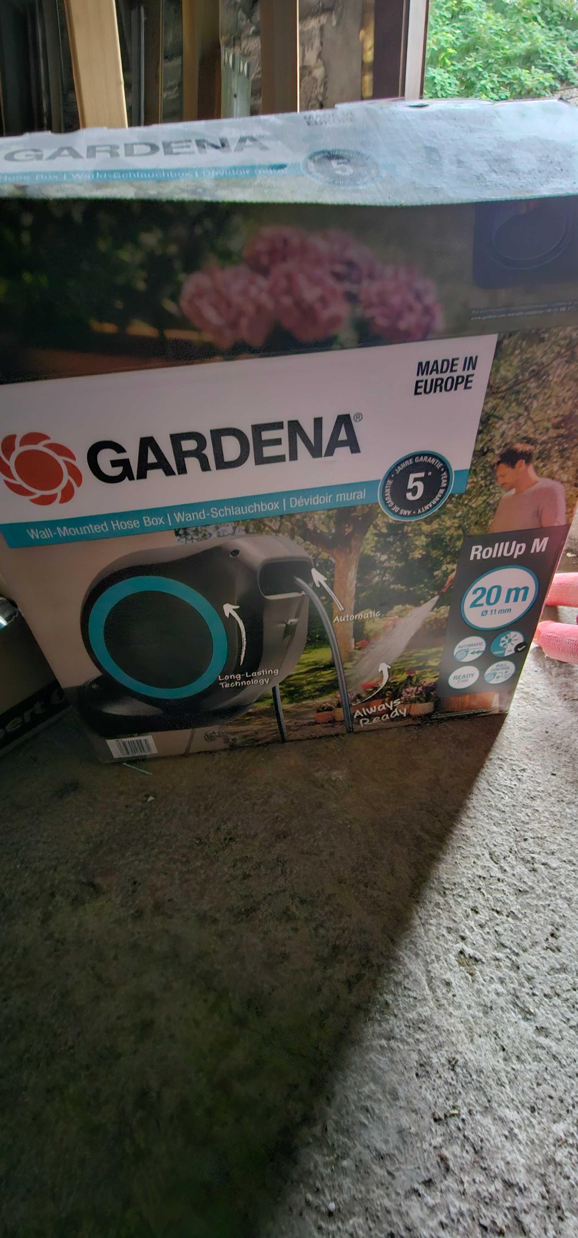 Bęben naścienny Gardena RollUp M wąż 20m 11mm