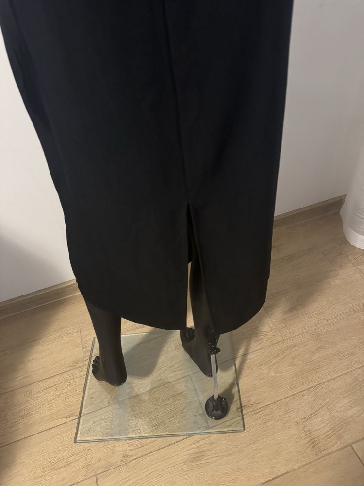 Długa czarna sukienka H&M rozmiar 36 na ramiączkach