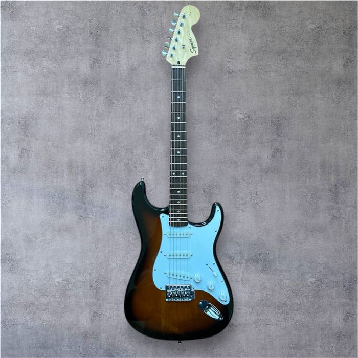 Squier Stratocaster Affinity + Bolsa — 120€