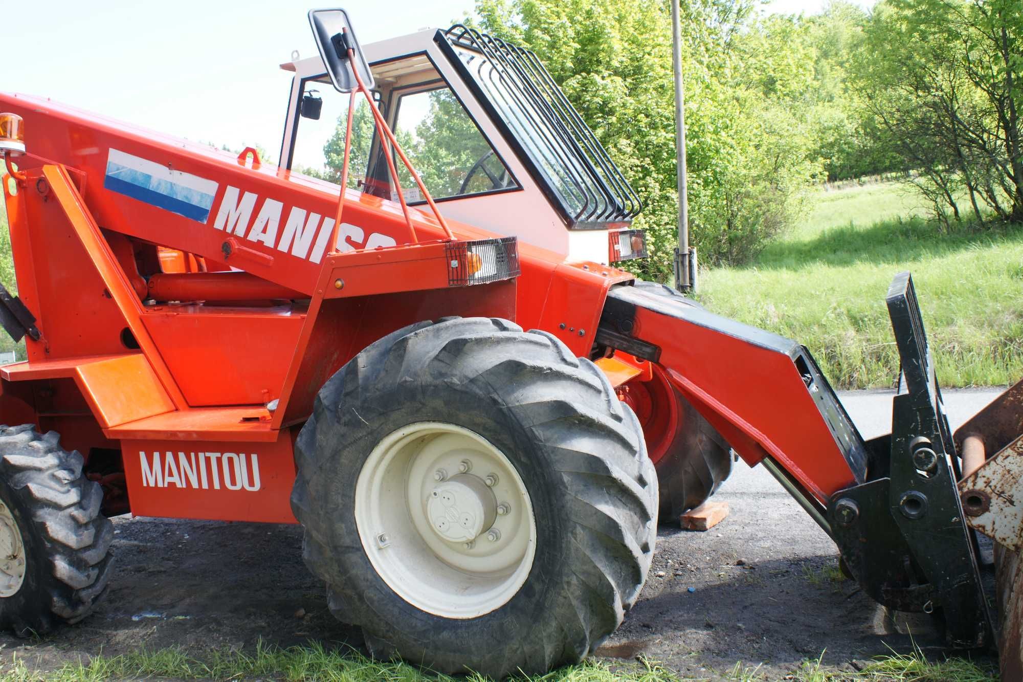 ŁADOWARKA TELESKOPOWA MANITOU MT 425 CP stan bdb  2500kg 6,75m