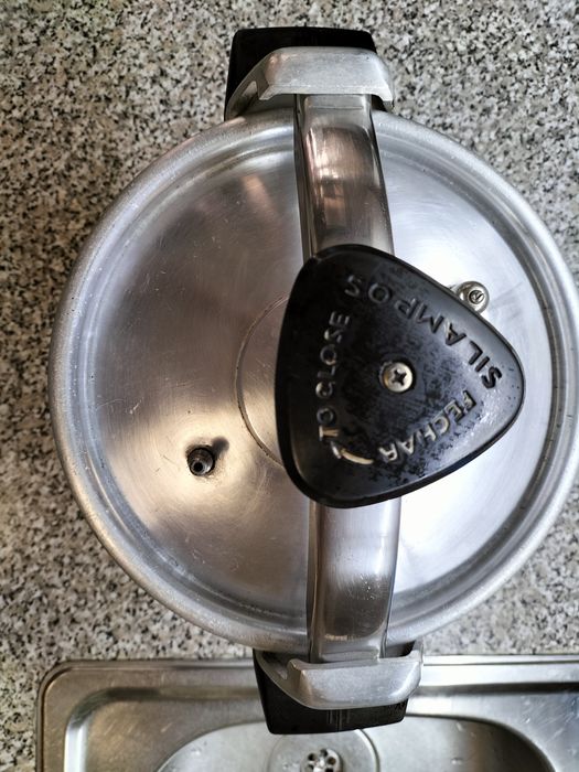Vendo panela de pressão