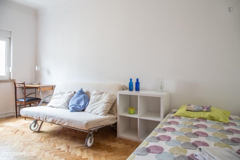 Quarto - localizado em Entrecampos Lisbon