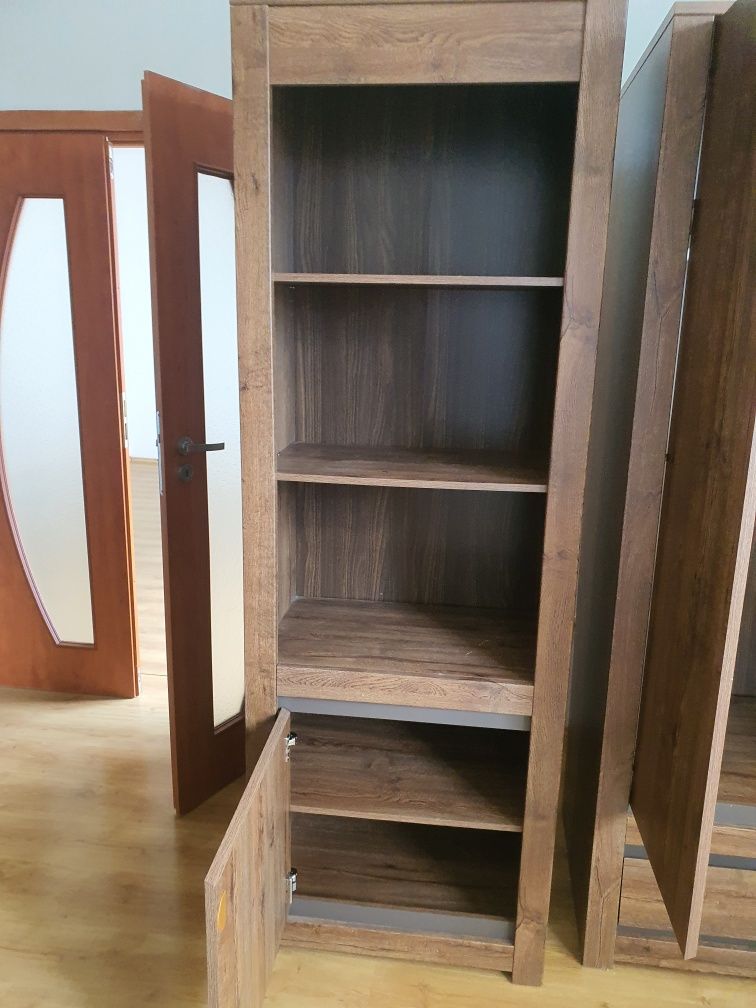 Sprzedam solidny regał BRW możliwy w zestawie z szafa