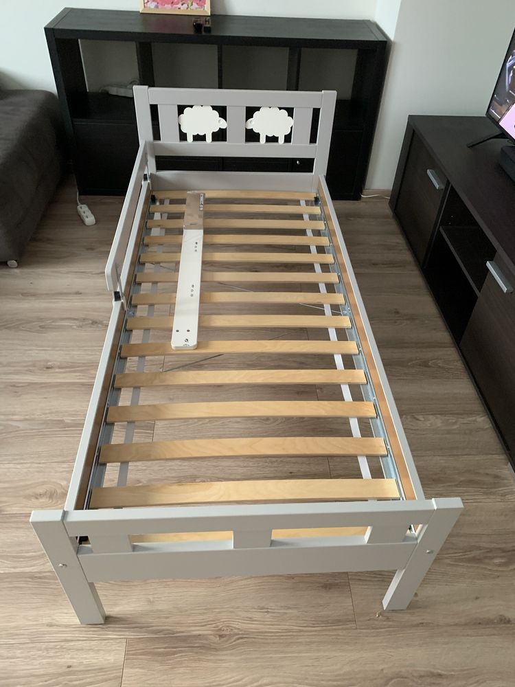 Łóżko Kritter Ikea z materacem Underlig - szare-Stan Idealny