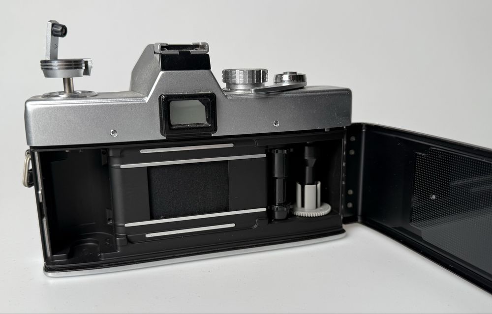 Плівкова Minolta Srt201 з Minolta MC Rokkor-pf 55/1.7 та фільтром